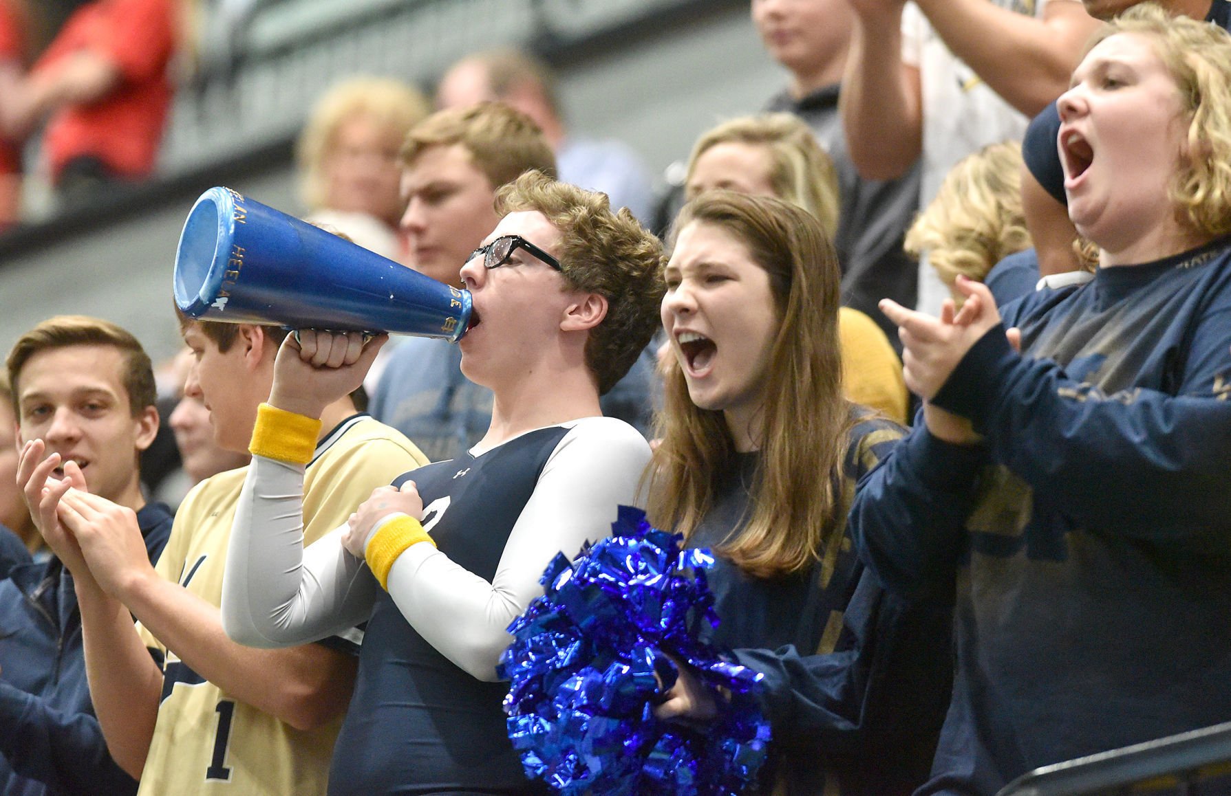Heelan vs Charles City state volleyball